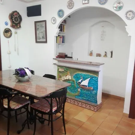 Villa Gomez *