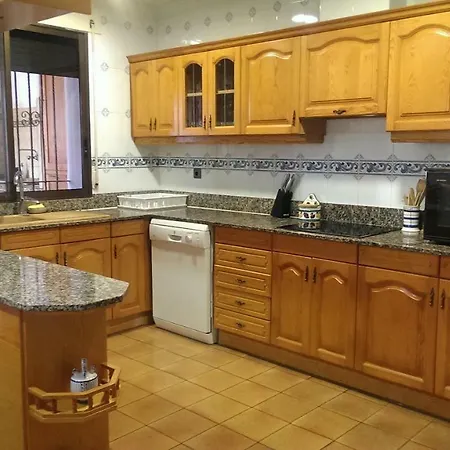 Gomez Villa *