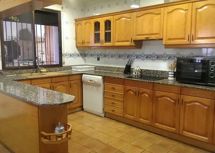 Gomez Villa *